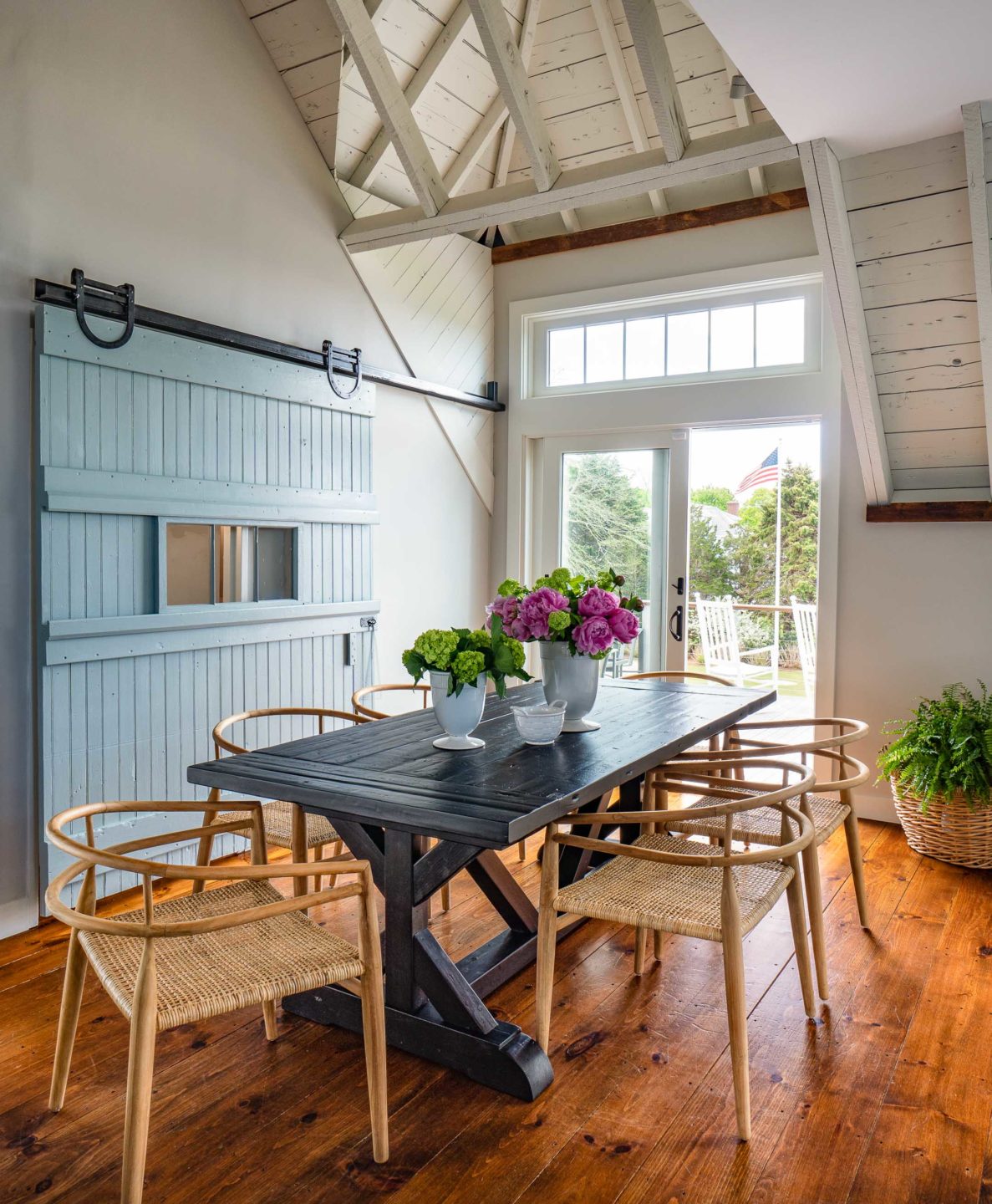 dining-room-by-liz-caan-interior-design-falmouth-barn