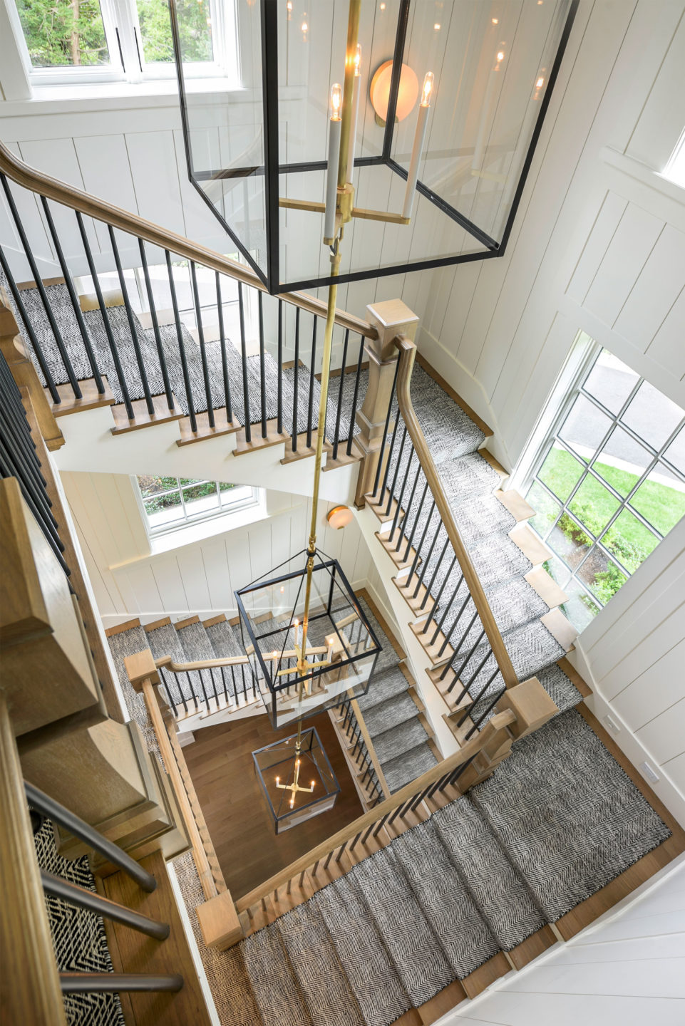 liz_caan_interiors_wachusett_road_country_staircase_vert